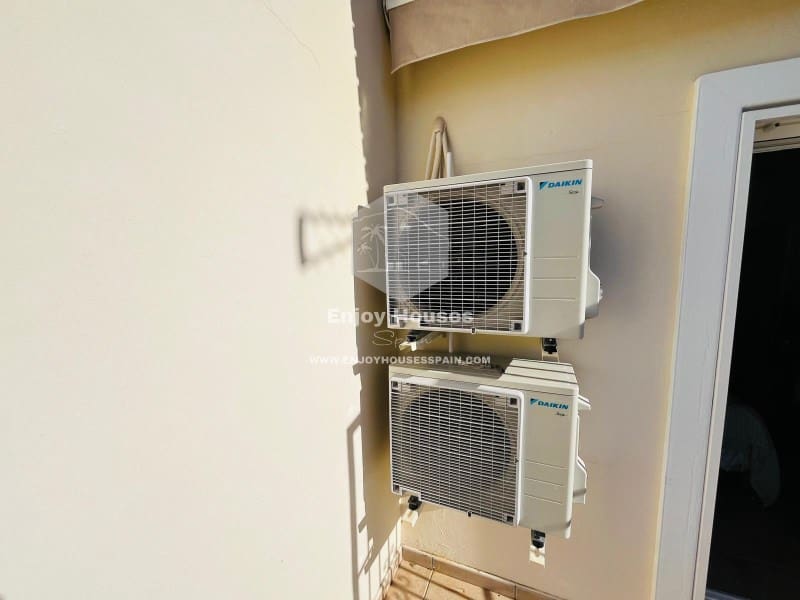 2 makuuhuone Omakotitalo myytävänä paikassa Javea / Xabia - 475 000 € (Ref: 9499550)