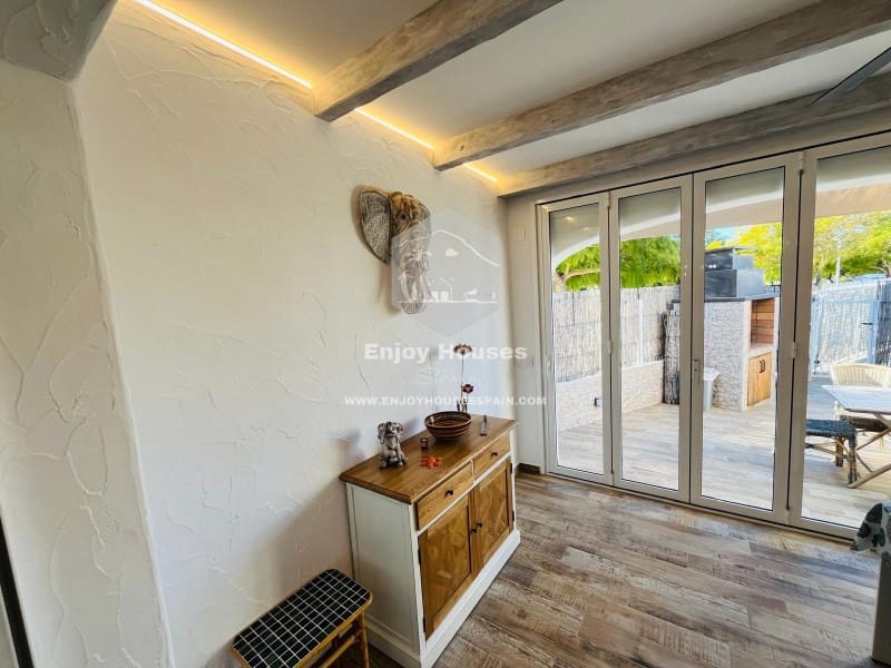 2 makuuhuone Omakotitalo myytävänä paikassa Javea / Xabia - 475 000 € (Ref: 9499550)