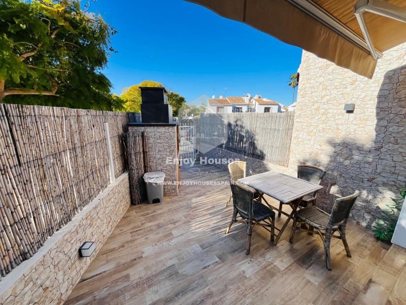 2 makuuhuone Omakotitalo myytävänä paikassa Javea / Xabia - 475 000 € (Ref: 9499550)