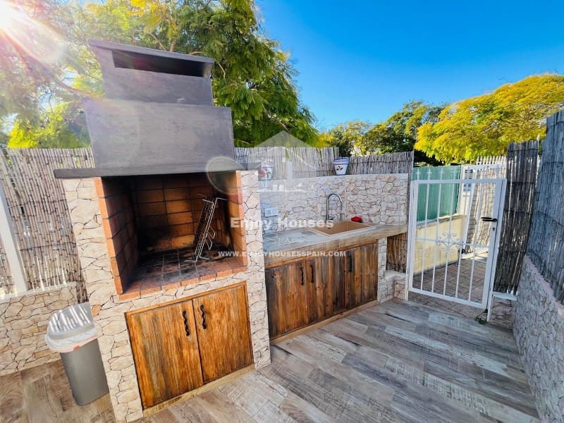 2 makuuhuone Omakotitalo myytävänä paikassa Javea / Xabia - 475 000 € (Ref: 9499550)