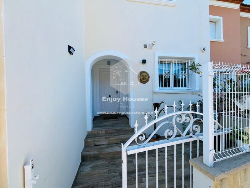 2 makuuhuone Omakotitalo myytävänä paikassa Javea / Xabia - 475 000 € (Ref: 9499550)