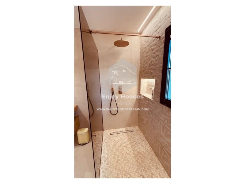 5 bedroom Villa for sale in Altea with garage - € 2,500,000 (Ref: 9499551)