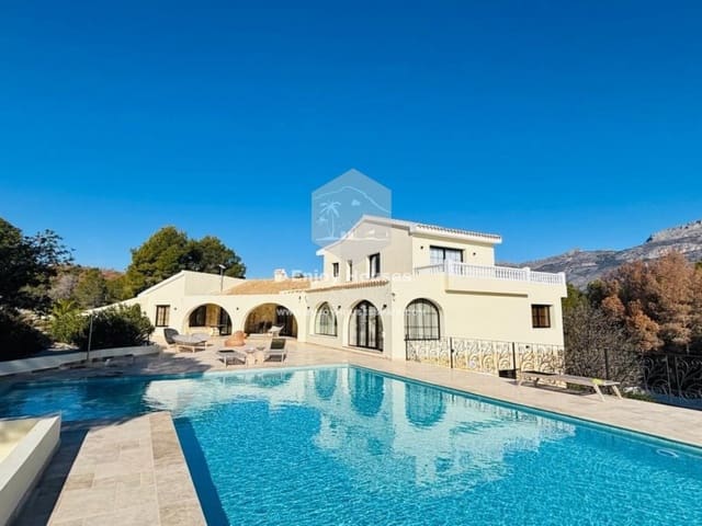 5 makuuhuone Huvila myytävänä paikassa Altea mukana 
autotalli - 2 500 000 € (Ref: 9499551)