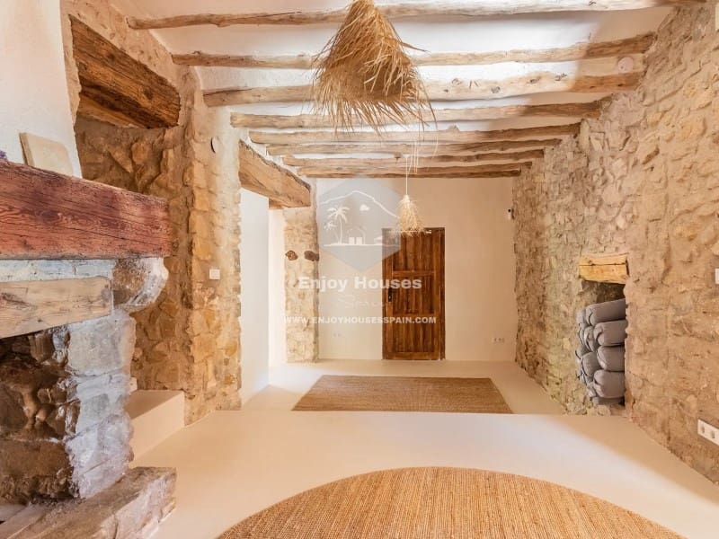 6 bedroom Finca/Country House for sale in Benissa - € 725,000 (Ref: 9508015)