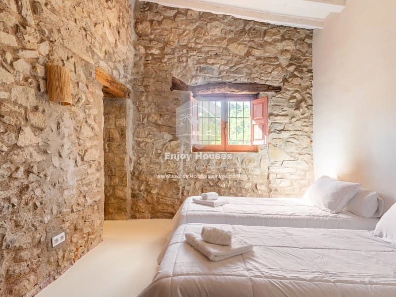 6 bedroom Finca/Country House for sale in Benissa - € 725,000 (Ref: 9508015)