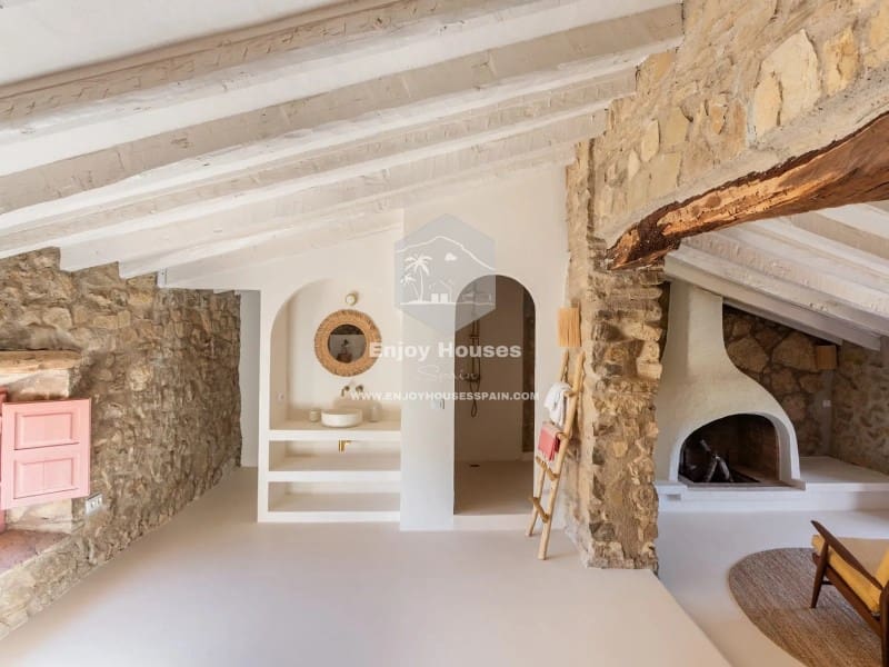 6 bedroom Finca/Country House for sale in Benissa - € 725,000 (Ref: 9508015)