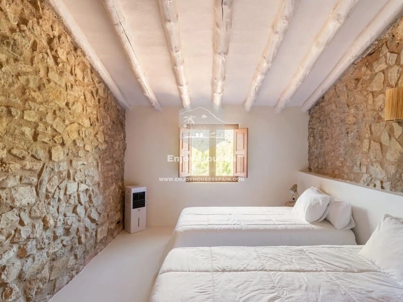 6 bedroom Finca/Country House for sale in Benissa - € 725,000 (Ref: 9508015)