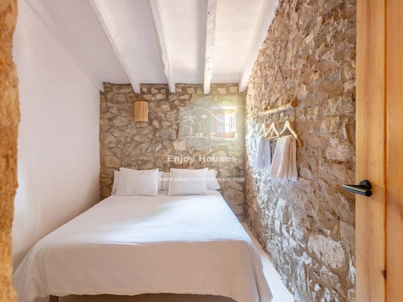 6 bedroom Finca/Country House for sale in Benissa - € 725,000 (Ref: 9508015)