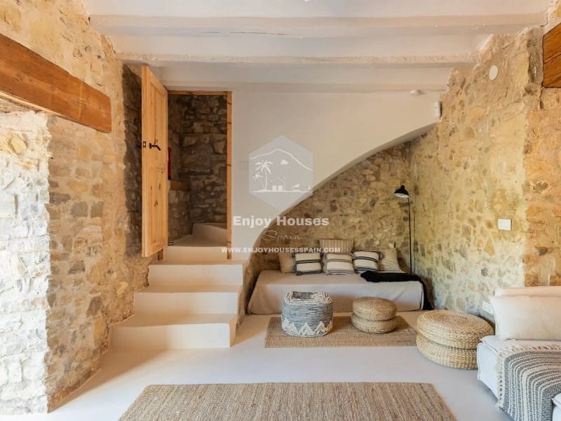 6 bedroom Finca/Country House for sale in Benissa - € 725,000 (Ref: 9508015)