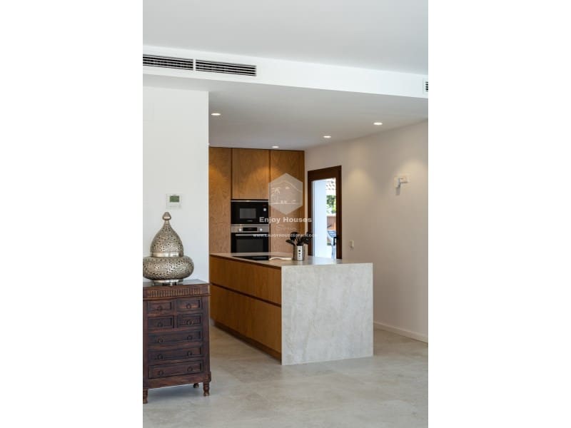 4 sovrum Villa till salu i Denia med pool garage - 1 350 000 € (Ref: 9518078)