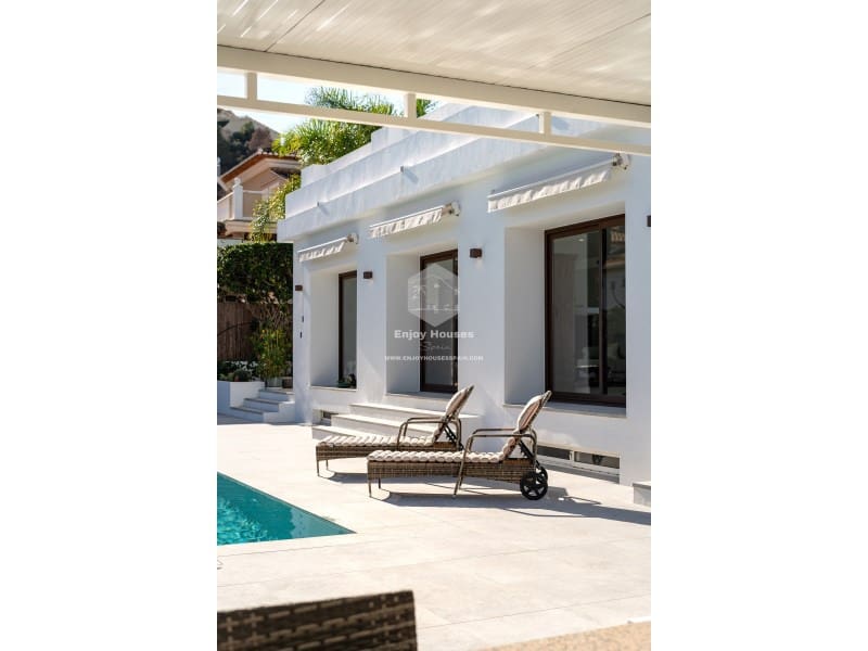 4 sovrum Villa till salu i Denia med pool garage - 1 350 000 € (Ref: 9518078)