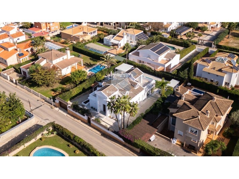 4 sovrum Villa till salu i Denia med pool garage - 1 350 000 € (Ref: 9518078)