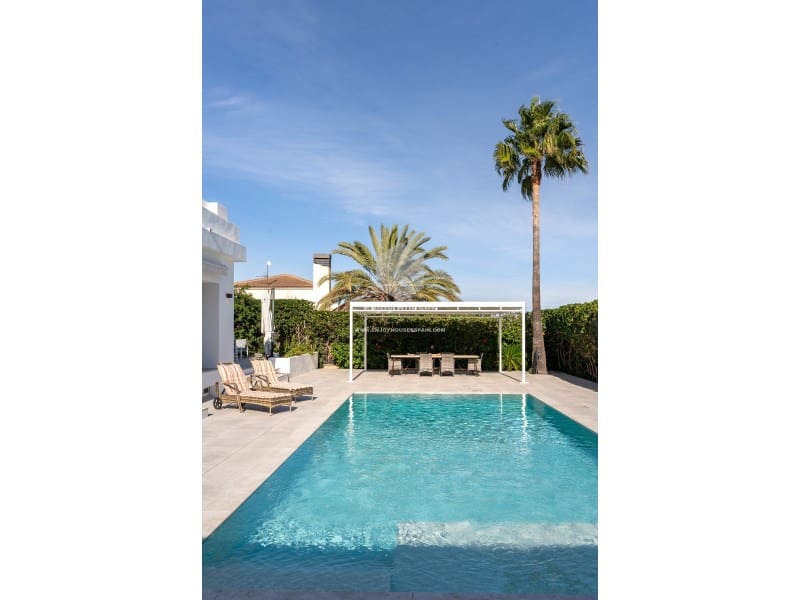 4 sovrum Villa till salu i Denia med pool garage - 1 350 000 € (Ref: 9518078)