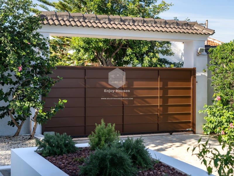 4 sovrum Villa till salu i Denia med pool garage - 1 350 000 € (Ref: 9518078)