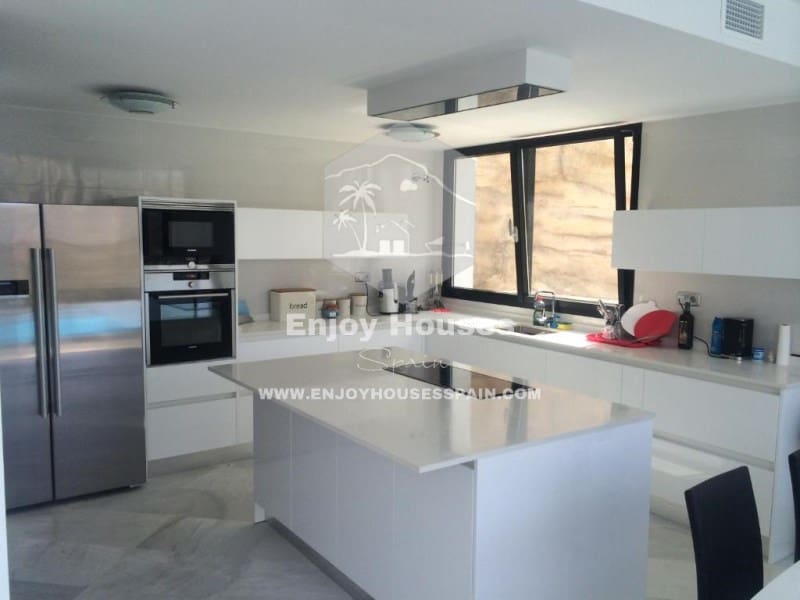 Villa for sale in Javea / Xabia - € 2,750,000 (Ref: 9535342)