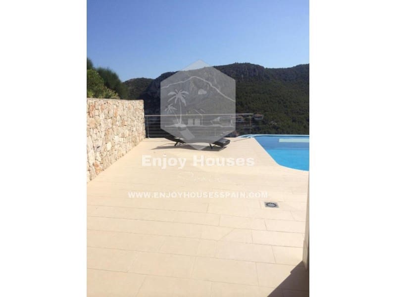 Villa for sale in Javea / Xabia - € 2,750,000 (Ref: 9535342)
