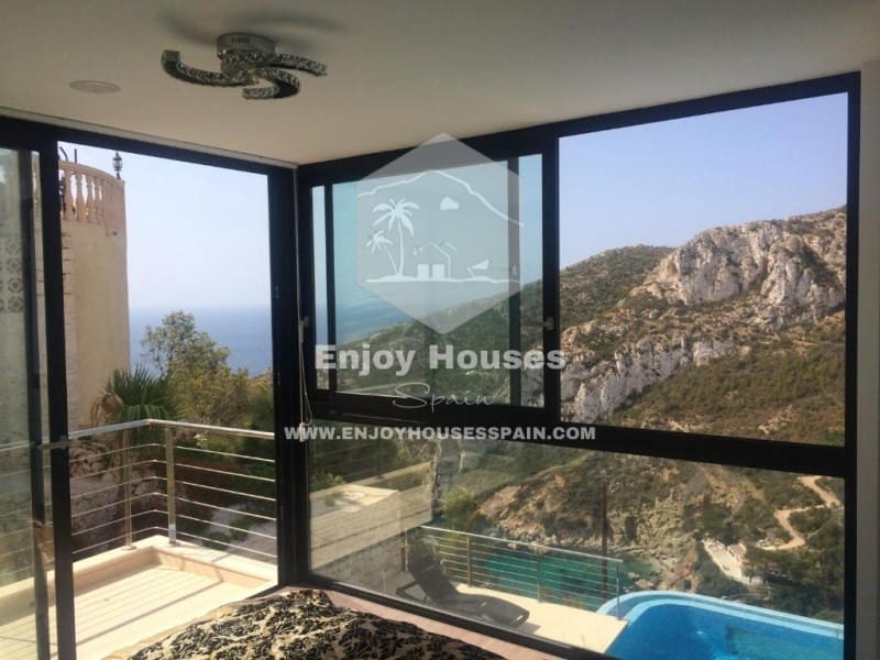 Villa for sale in Javea / Xabia - € 2,750,000 (Ref: 9535342)