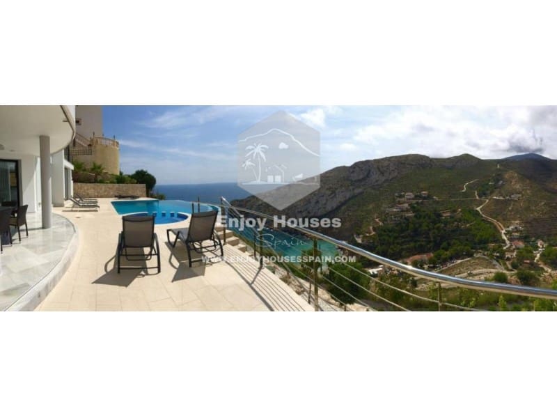 Villa for sale in Javea / Xabia - € 2,750,000 (Ref: 9535342)
