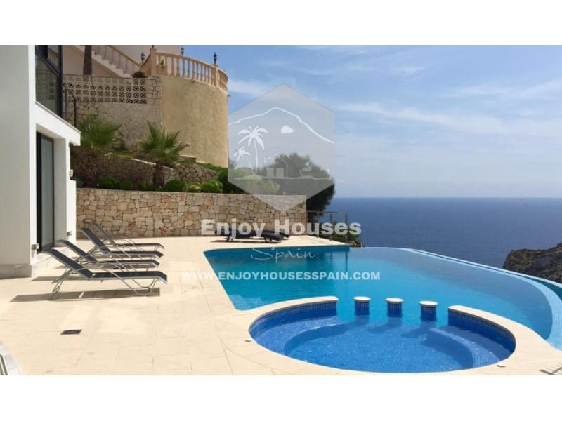 Villa for sale in Javea / Xabia - € 2,750,000 (Ref: 9535342)