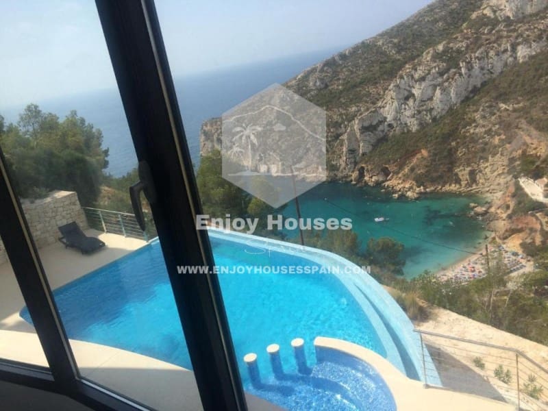 Villa for sale in Javea / Xabia - € 2,750,000 (Ref: 9535342)