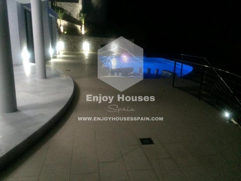 Villa for sale in Javea / Xabia - € 2,750,000 (Ref: 9535342)