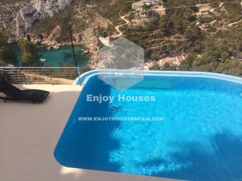Villa for sale in Javea / Xabia - € 2,750,000 (Ref: 9535342)