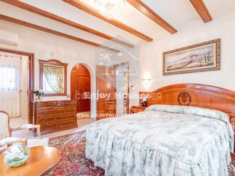 3 slaapkamer Villa te koop in Javea / Xabia met zwembad - € 800.000 (Ref: 9535343)