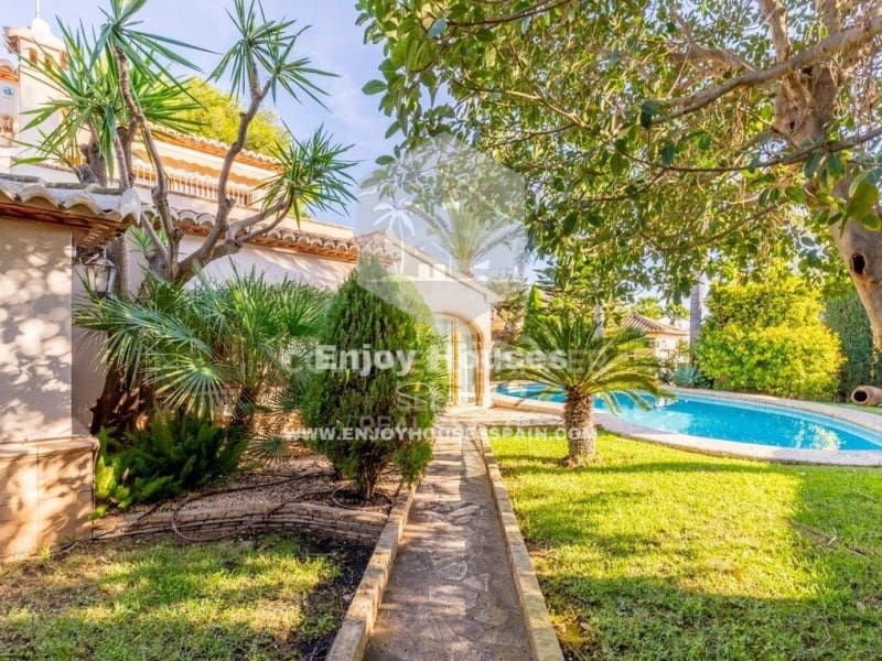 3 slaapkamer Villa te koop in Javea / Xabia met zwembad - € 800.000 (Ref: 9535343)