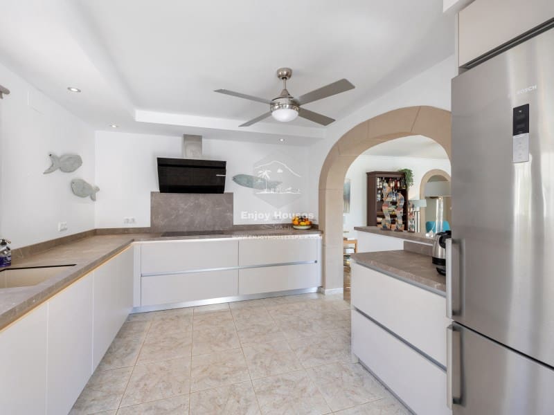 5 sypialnia Willa na sprzedaż w Benissa z basenem garażem - 795 000 € (Ref: 9536778)