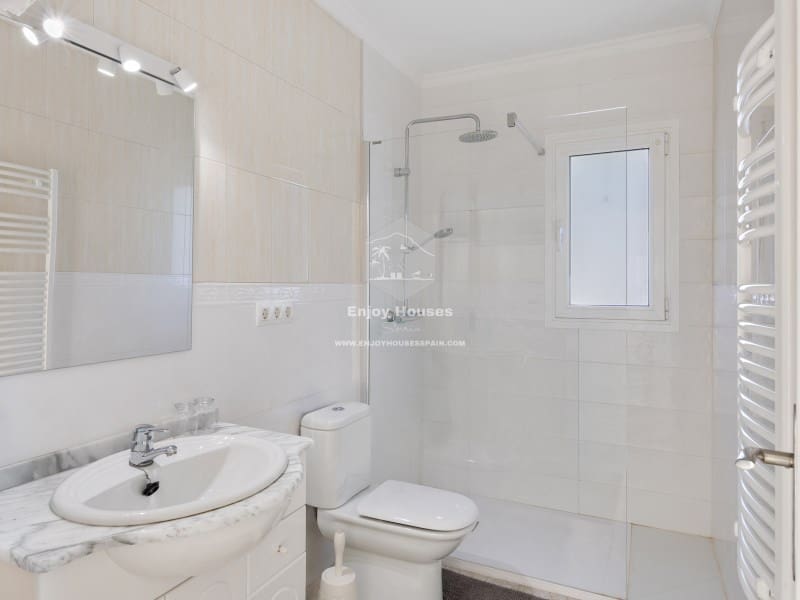 5 sypialnia Willa na sprzedaż w Benissa z basenem garażem - 795 000 € (Ref: 9536778)