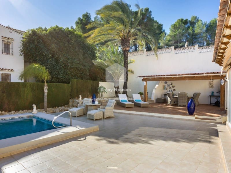 5 sypialnia Willa na sprzedaż w Benissa z basenem garażem - 795 000 € (Ref: 9536778)