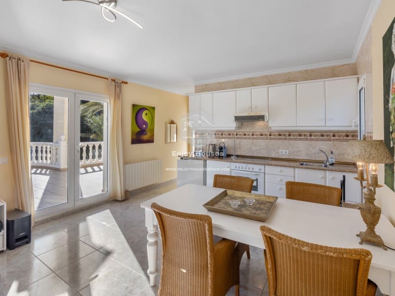 5 sypialnia Willa na sprzedaż w Benissa z basenem garażem - 795 000 € (Ref: 9536778)