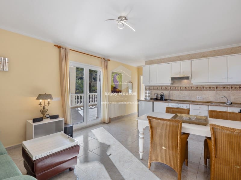 5 sypialnia Willa na sprzedaż w Benissa z basenem garażem - 795 000 € (Ref: 9536778)