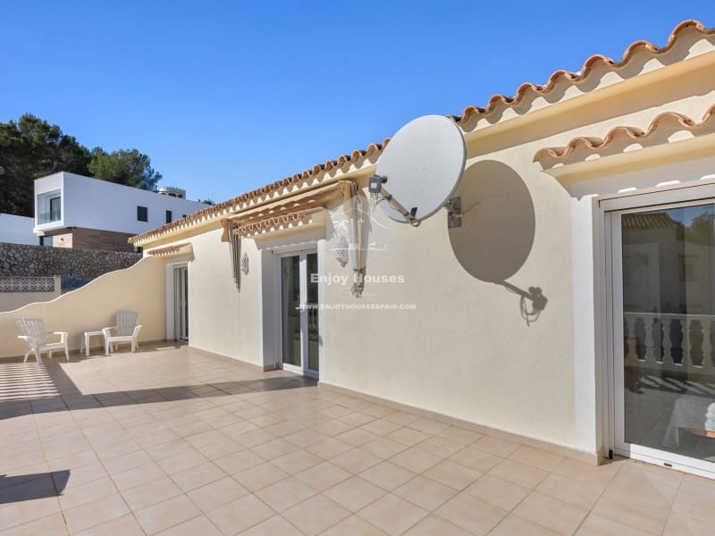 5 sypialnia Willa na sprzedaż w Benissa z basenem garażem - 795 000 € (Ref: 9536778)