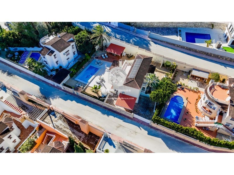 5 sypialnia Willa na sprzedaż w Benissa z basenem garażem - 795 000 € (Ref: 9536778)