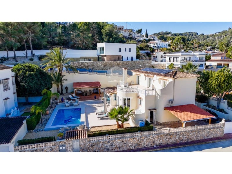 5 sypialnia Willa na sprzedaż w Benissa z basenem garażem - 795 000 € (Ref: 9536778)