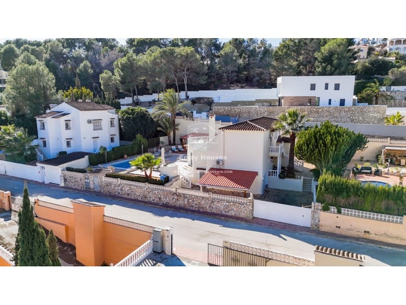 5 sypialnia Willa na sprzedaż w Benissa z basenem garażem - 795 000 € (Ref: 9536778)