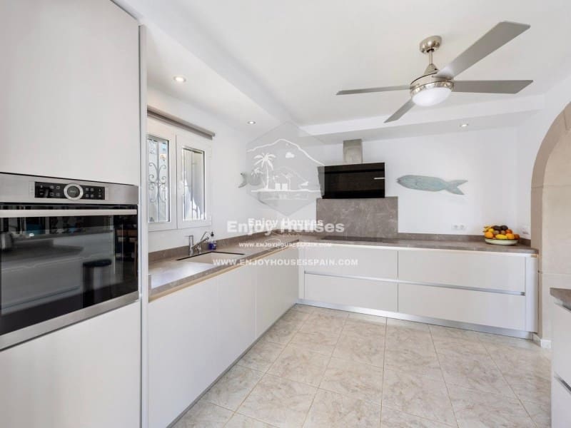 5 slaapkamer Villa te koop in Benissa met zwembad garage - € 795.000 (Ref: 9536778)