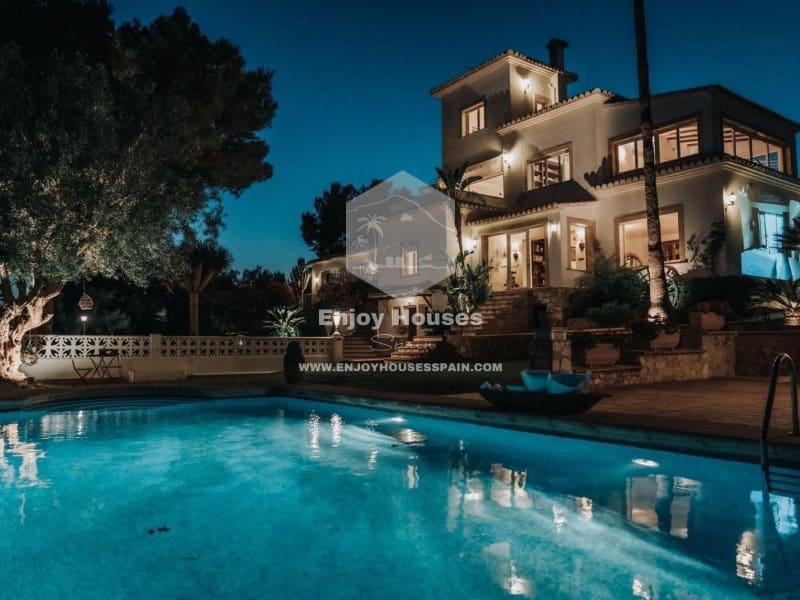 7 bedroom Villa for sale in Javea / Xabia with pool - € 1,600,000 (Ref: 9536779)