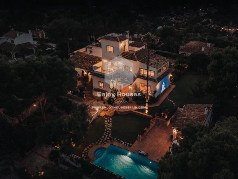 7 bedroom Villa for sale in Javea / Xabia with pool - € 1,600,000 (Ref: 9536779)