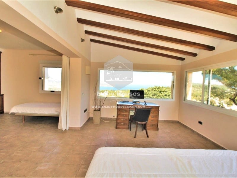 7 bedroom Villa for sale in Javea / Xabia with pool - € 1,600,000 (Ref: 9536779)