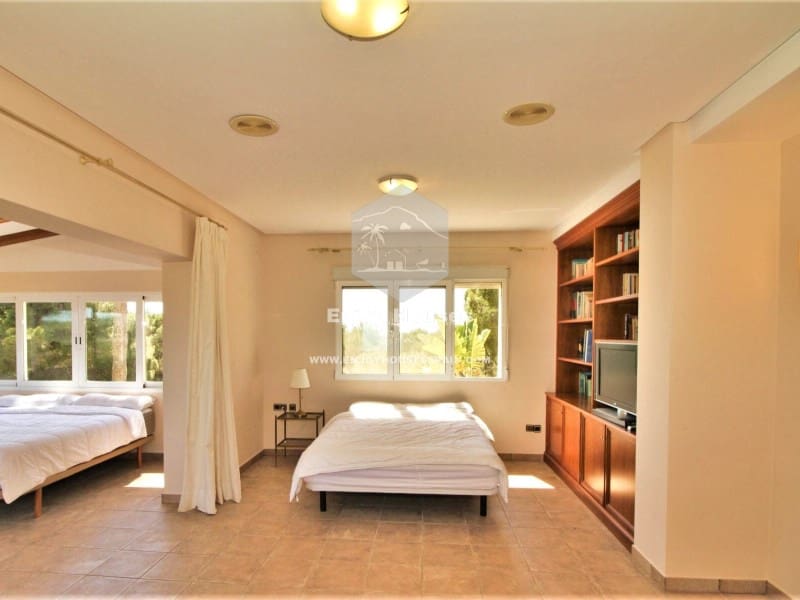 7 bedroom Villa for sale in Javea / Xabia with pool - € 1,600,000 (Ref: 9536779)