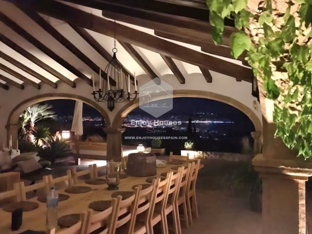 7 bedroom Villa for sale in La Granadella  - Costa Nova, Javea / Xàbia with pool - € 1,600,000 (Ref: 9536779)