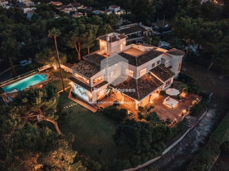 7 bedroom Villa for sale in Javea / Xabia with pool - € 1,600,000 (Ref: 9536779)