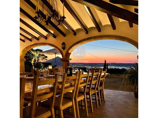 7 bedroom Villa for sale in La Granadella  - Costa Nova, Javea / Xàbia with pool - € 1,600,000 (Ref: 9536779)