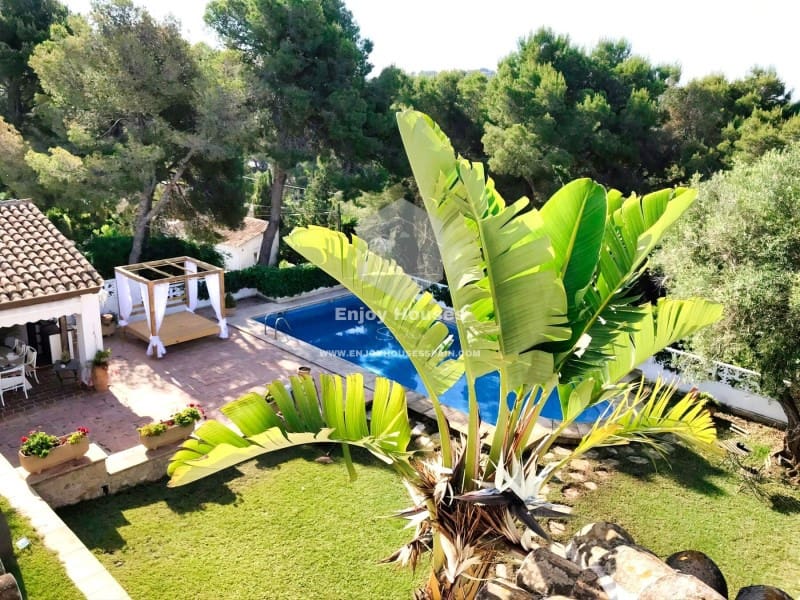 7 bedroom Villa for sale in Javea / Xabia with pool - € 1,600,000 (Ref: 9536779)