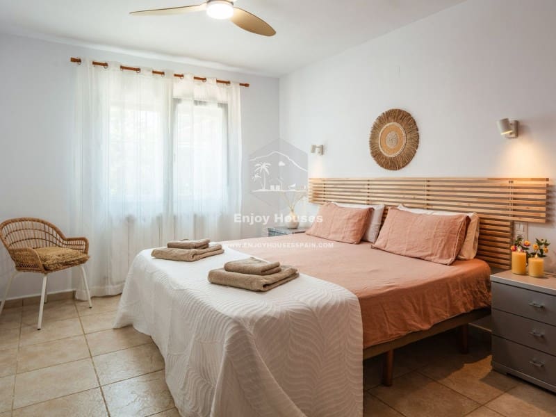 4 bedroom Villa for sale in Javea / Xabia - € 895,000 (Ref: 9537260)