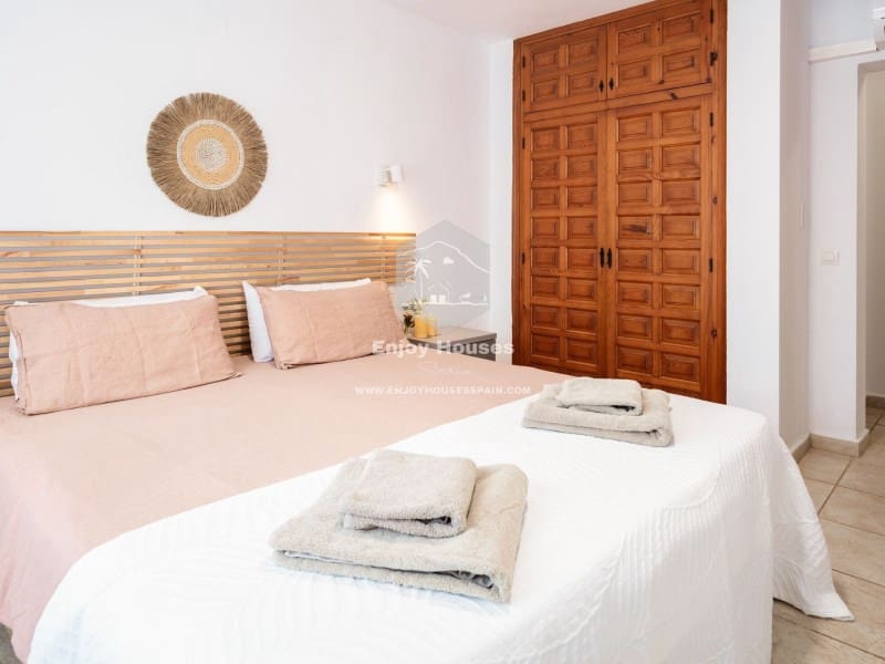 4 bedroom Villa for sale in Javea / Xabia - € 895,000 (Ref: 9537260)