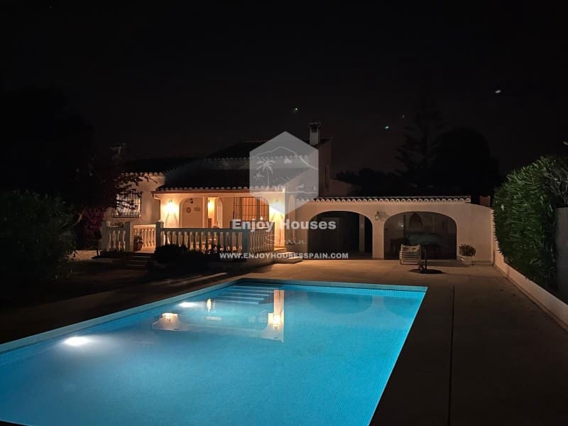 4 bedroom Villa for sale in Javea / Xabia - € 895,000 (Ref: 9537260)