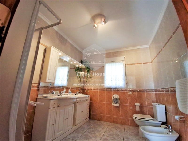 3 soveværelse Villa til salg i Calpe / Calp med swimmingpool - € 650.000 (Ref: 9573659)